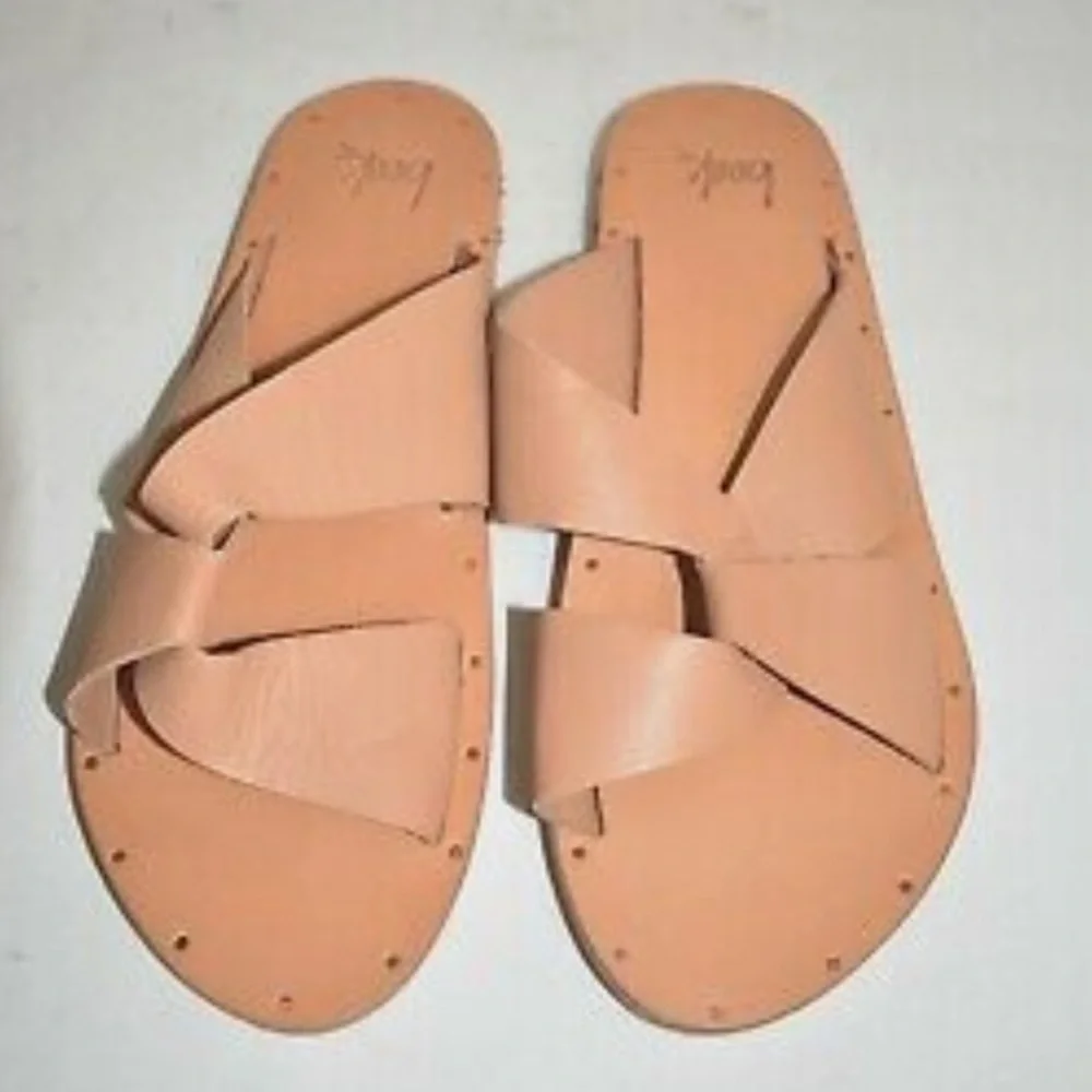 Beek Pigeon Criss Cross sandals - Picture 1 of 6